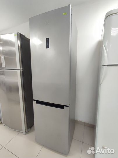 Холодильник Indesit, 200 см