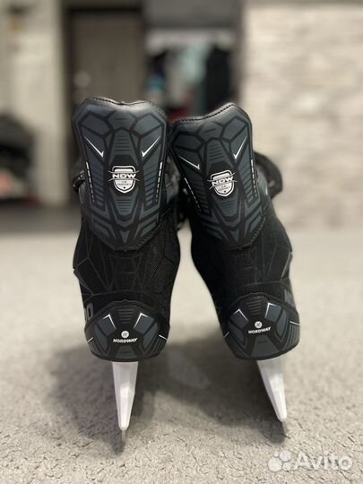 Коньки хоккейные