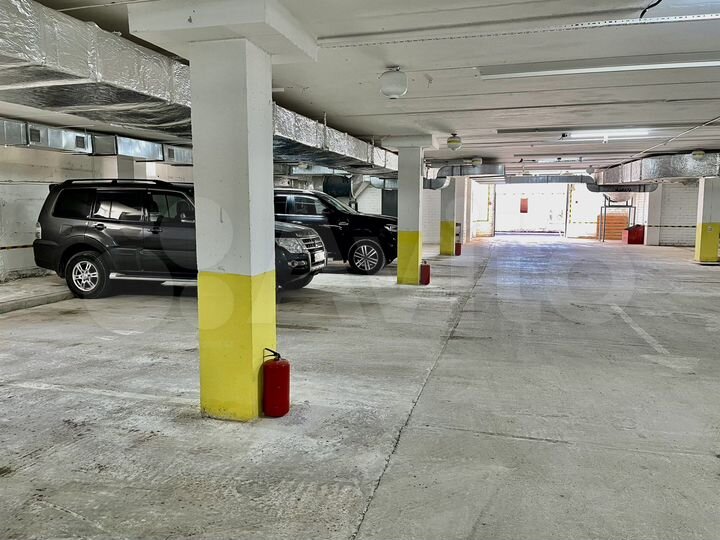 Машиноместо, 25 м²