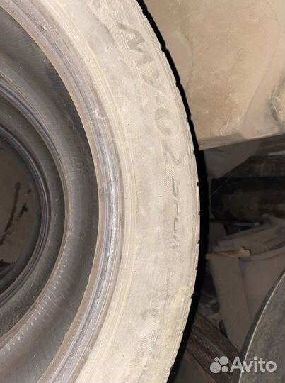 Bridgestone MY-02 Sporty Style 215/60 R17