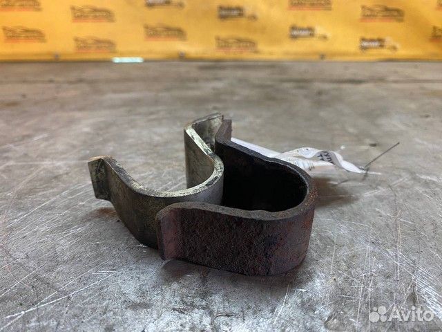 Крепление втулки стабилизатора Mercedes-Benz Sprin