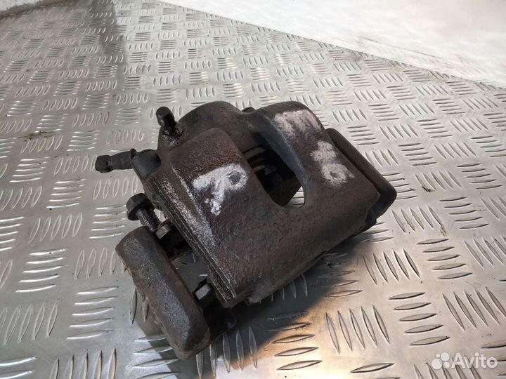 Суппорт правый бмв Е46