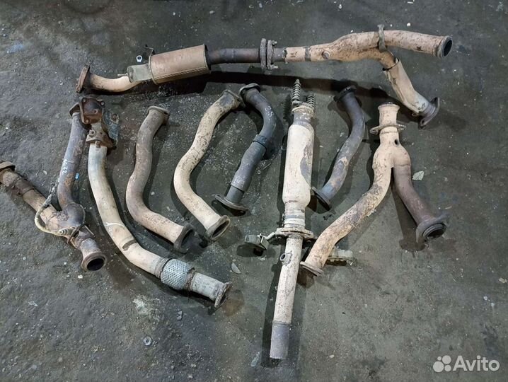 Выхлопная труба Мицубиси Паджеро2