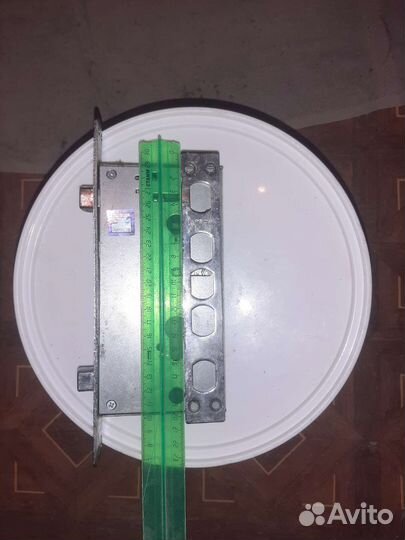 Замок дверной