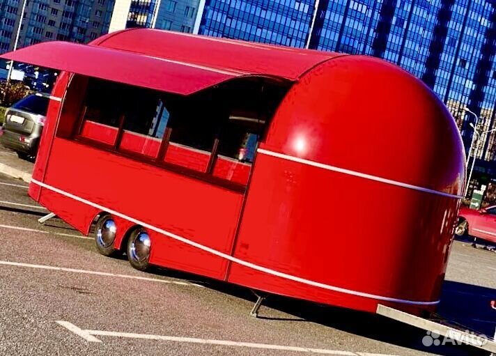 Готовый к работе фудтрак/кафе