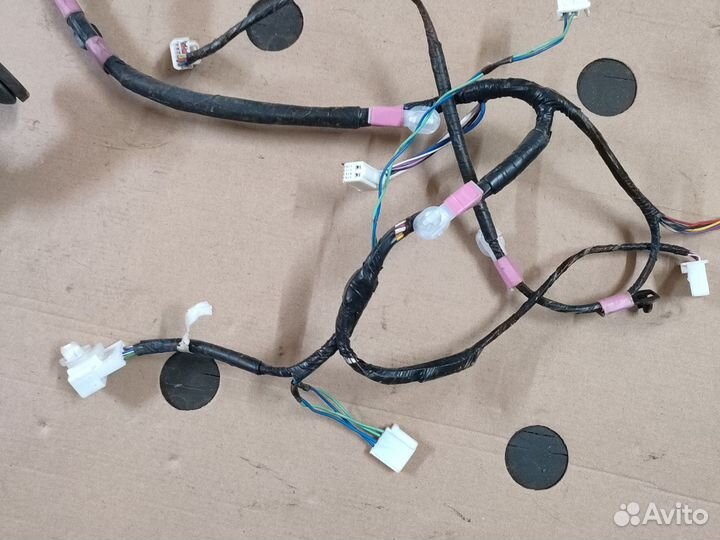 Проводка передней правой двери Toyota RAV4 3