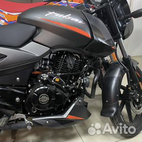 Мотоцикл bajaj Pulsar 180 (черно-оранжевый)