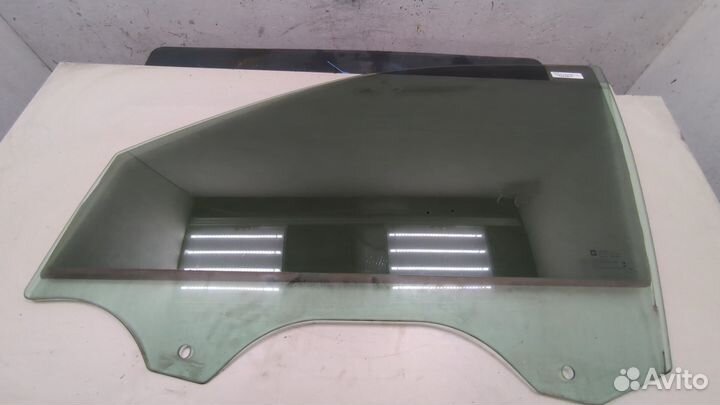 Стекло боковой двери Chevrolet Traverse, 2019