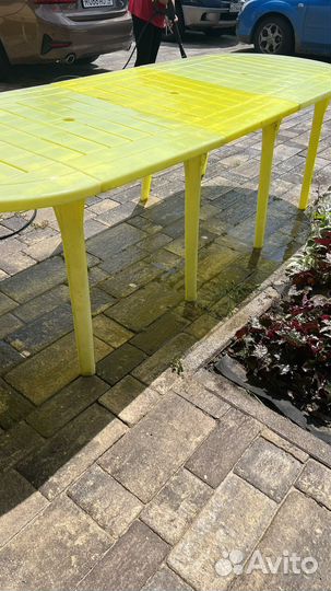 Пластиковый стол для дачи