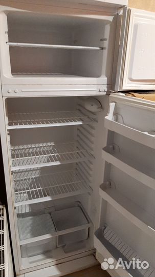 Холодильник бу indesit