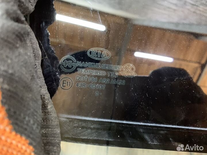 Kia Sportage Стекло двери задней левой и правой