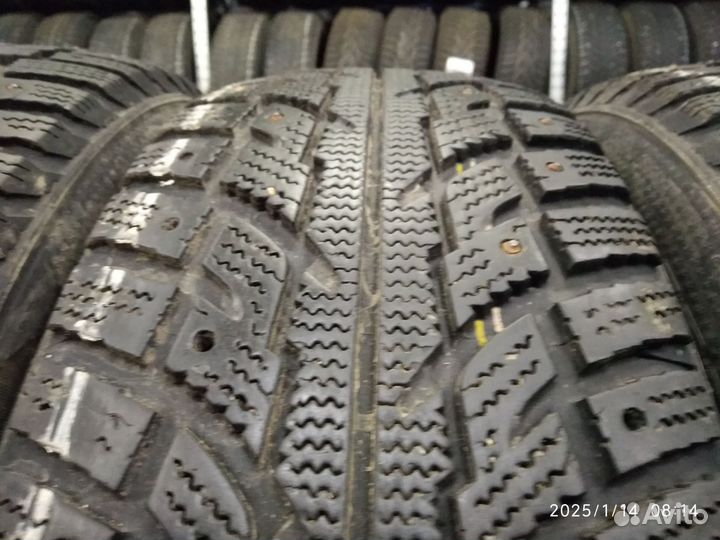Kumho I'Zen RV Stud KC16 225/70 R16 107Q