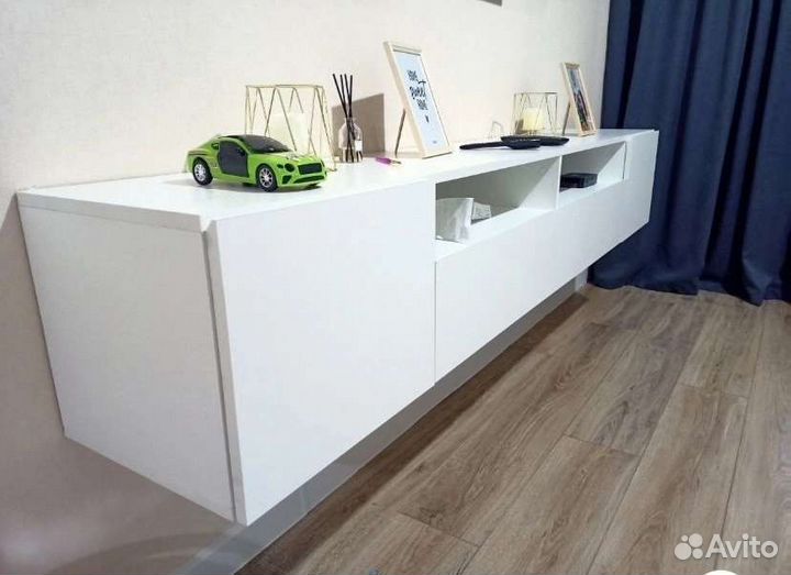 Тумба под телевизор белая