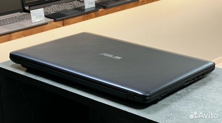 Игровой Asus i3-6100U/ 12OZU/ MX110/ SSD 512/ FHD