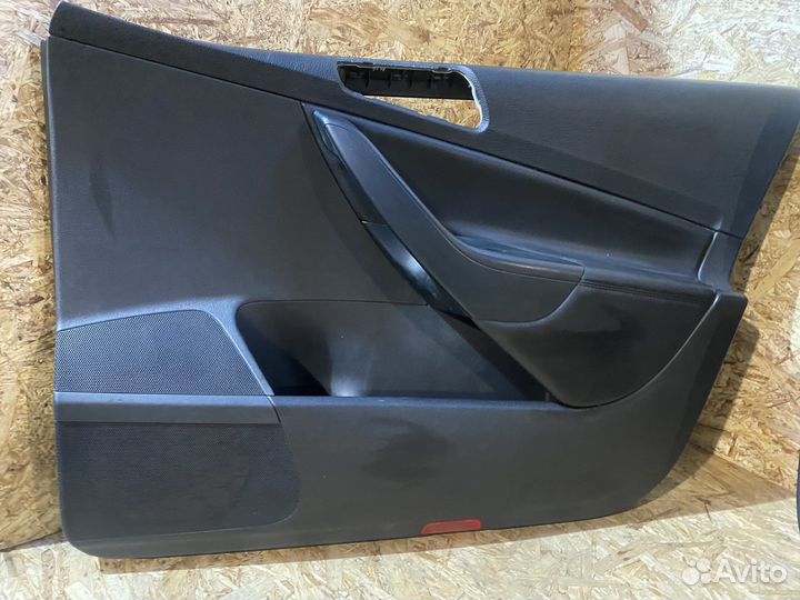 Обшивка передней двери (Кожа) VW Passat B6 05-10
