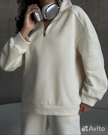 Спортивный костюм женский