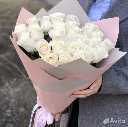 Букет из 25 белых роз с доставкой