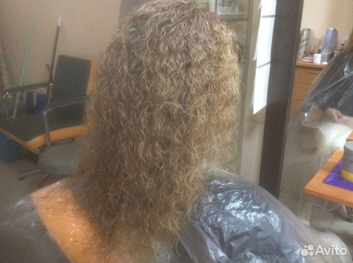 Химическая завивка на пл. Мужества