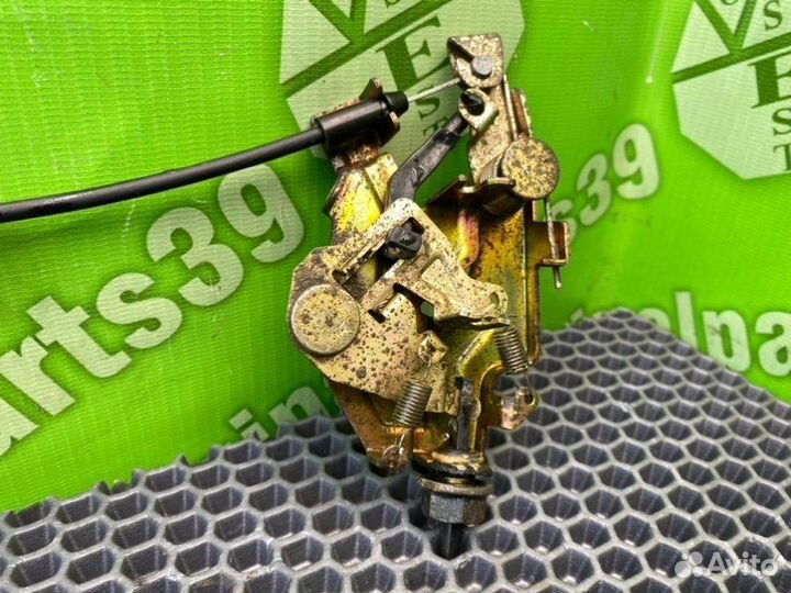 Замок лючка бака Mazda Mpv LW5W GY-DE 2.5 2001