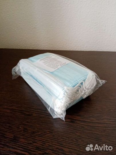 Маска медицинская трехслойная одноразовая