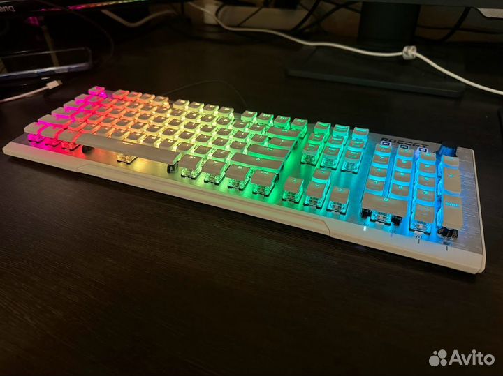 Roccat Vulcan 122 aimo White