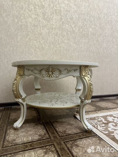 Журнальный столик