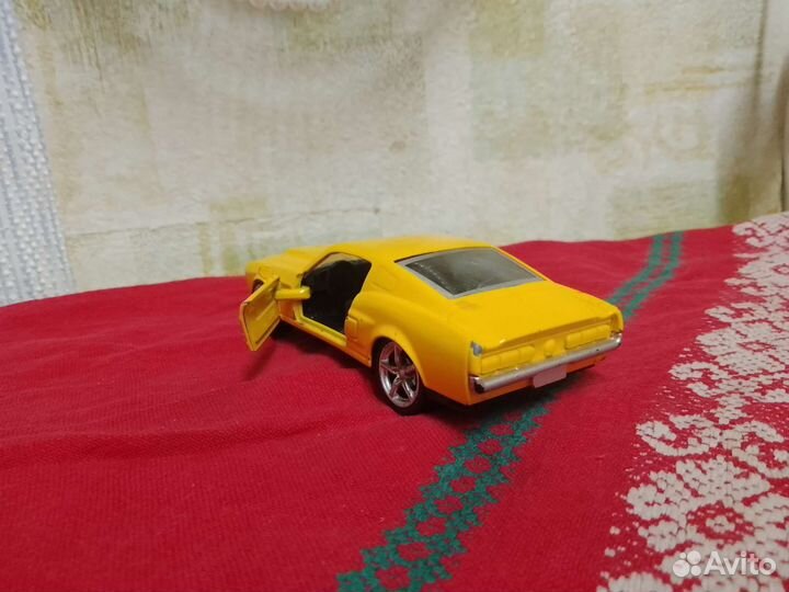 Модель автомобиля ford Mustang