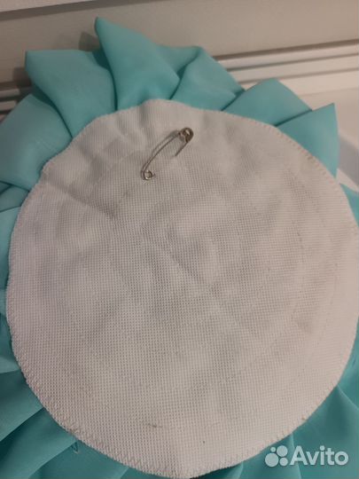 Брошь-цветок