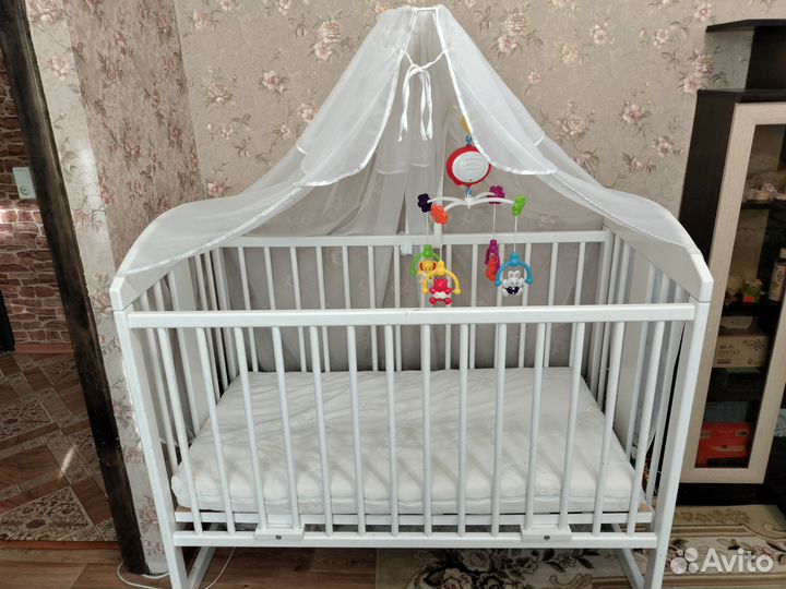 Детская кроватка