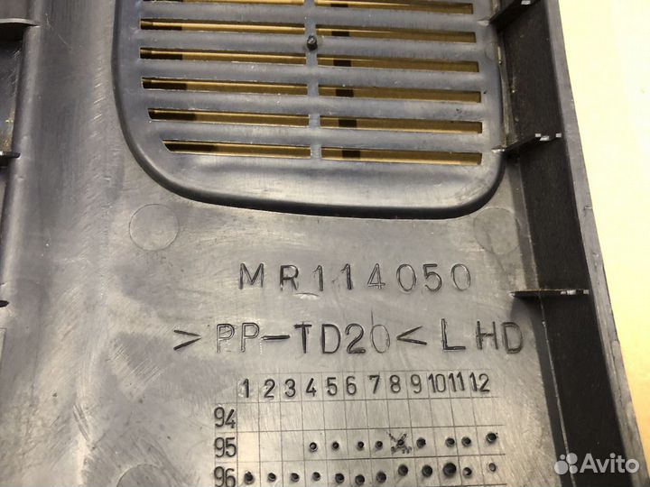 Накладка динамика Мицубиси Каризма