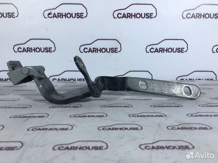 Петля багажника правая Audi A7 4G 3.0 tfsi CGW