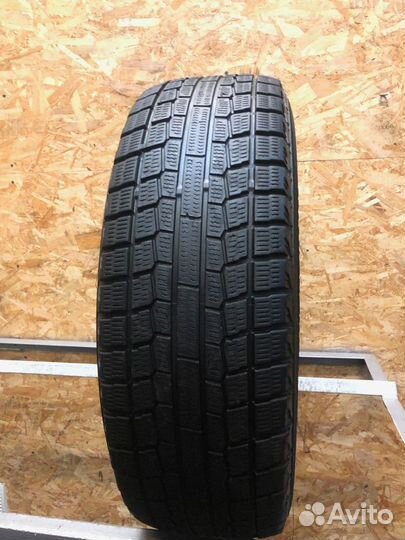 Yokohama Ice Guard IG20 215/60 R17