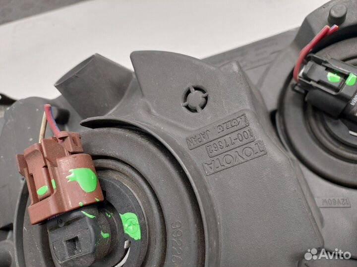 Фара (передняя) Toyota Highlander 1, 2003