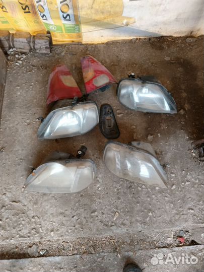 Фары на renault logan 1