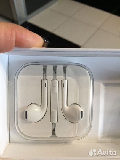 iPhone наушники новые Оригинал