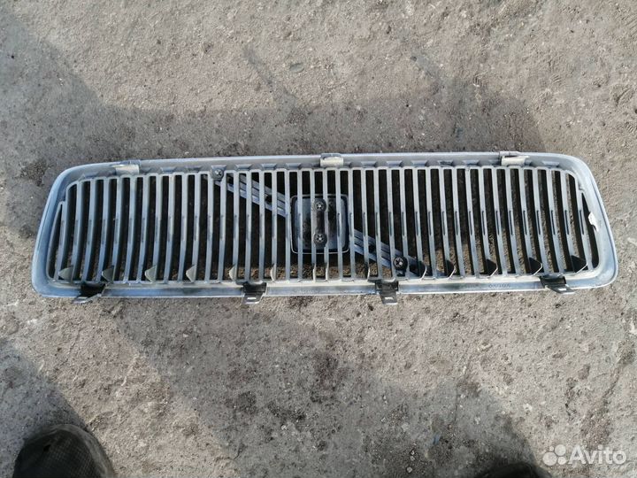 Решетка радиатора Volvo V70 2