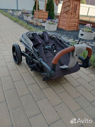 Прогулочная коляска летняя складная