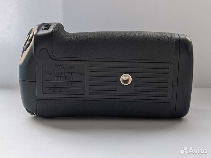 Батарейный блок Nikon MB-D11