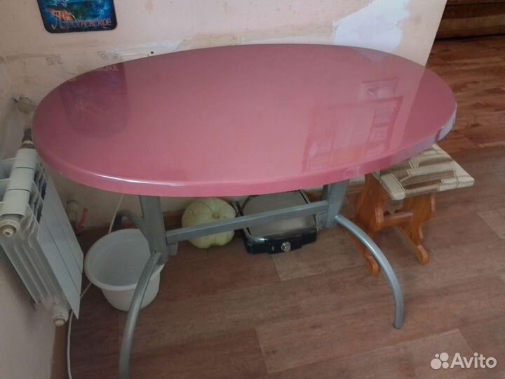 Стол