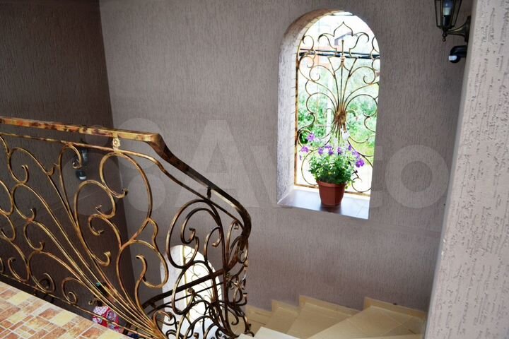 Комната 30 м² в 8-к., 1/2 эт.