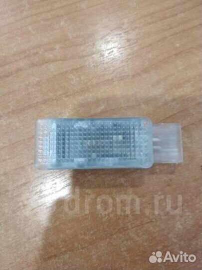 Плафон салонный VW Passat (B6) 2005-2010