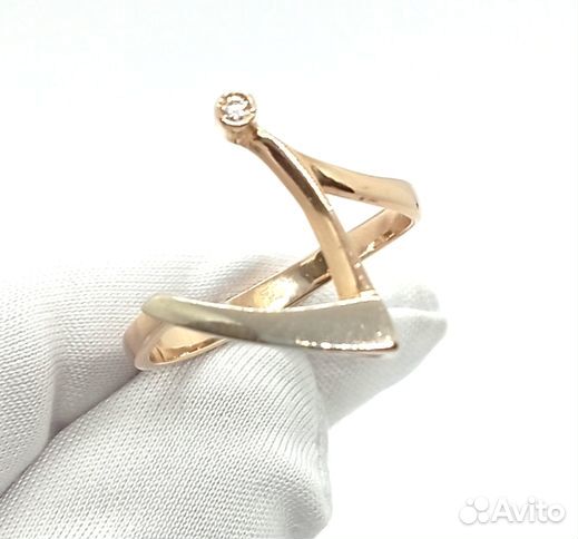 Золотое кольцо с фианитом 17р