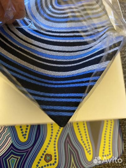 Новый шёлковый галстук