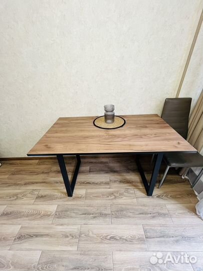 Кухонный стол