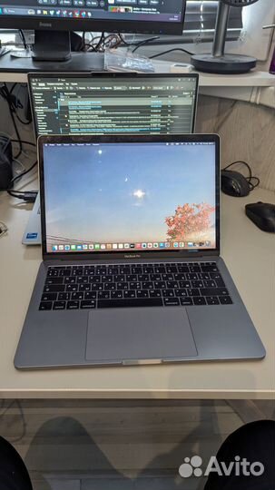 MacBook Pro 13 (2017), 1 тб, Core i5, 2.3 ггц, RAM