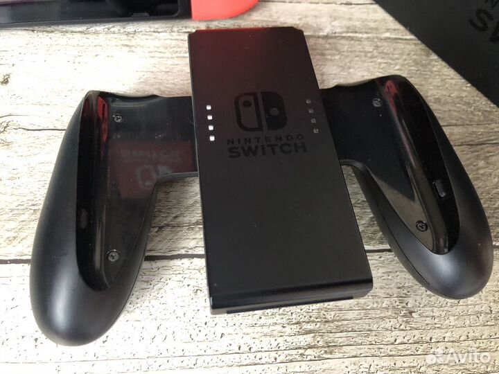 Nintendo Switch 33 игры, 128гб карта,полный набор