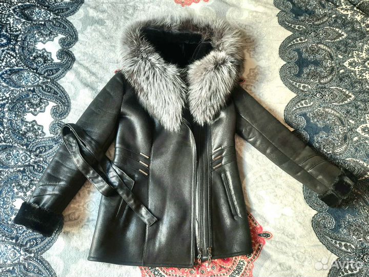 Дубленка женская, состояние новой, 44-46