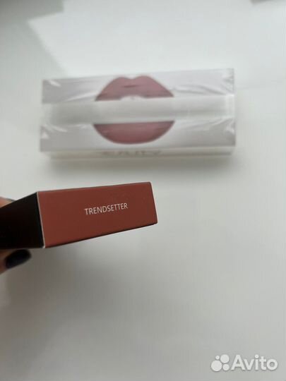 Huda beauty помада