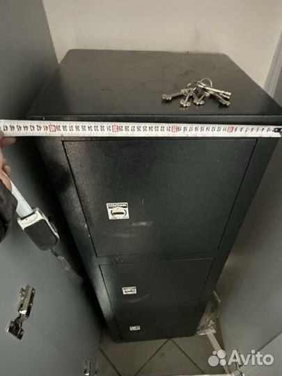 Сейф металлический
