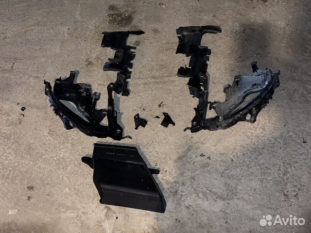Подкапотный пластик Audi a4 b8 2007-2012